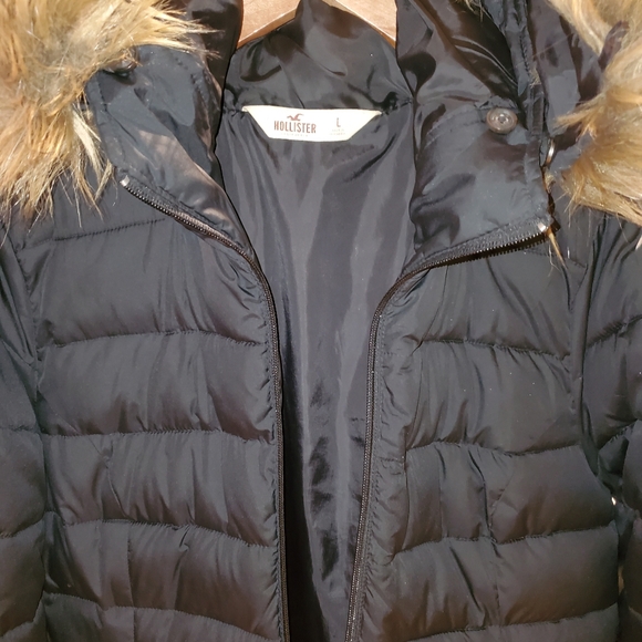 Hollister Women's Long Puffer Jacket With Faux Fur Trimmed Hood - Picture 2 of 9